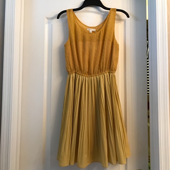 Mustard-yellow Alythea dress!
