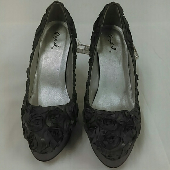Qupid Gray Floral Heel Sz. 7.5 - Picture 3 of 4