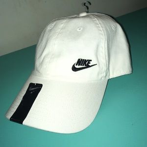 New all white nike hat
