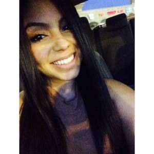 Meet your Posher, Mayra