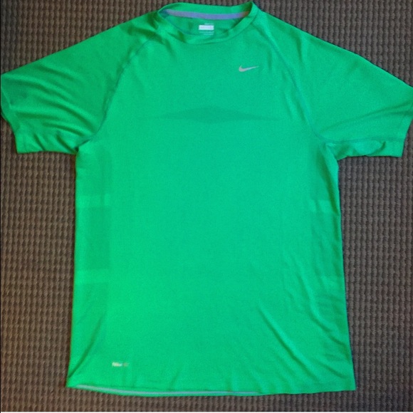 Nike Dri-Fit Large T-Shirt - Picture 1 of 2