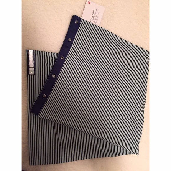 Lululemon Vinyasa scarf
