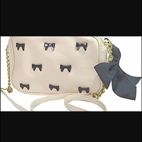 Betsey Johnson Little Bow Chic Crossbody purse💕