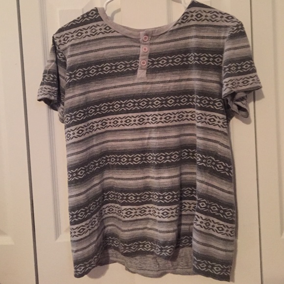 Mens Medium Patterned Shirt
