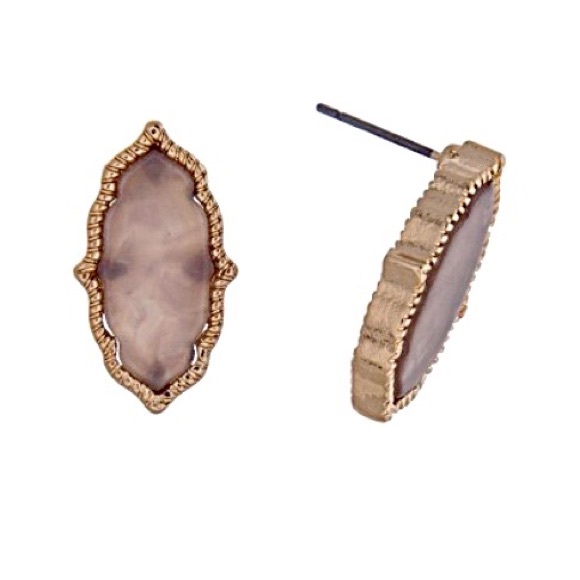 Jewelry - 🌎👂🏼Pearlized Gray Moroccan Post Earrings Jewelry - 🌎👂🏼Pearlized Gray Moroccan Post Earrings