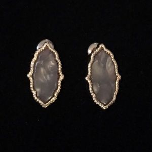 Jewelry - 🌎👂🏼Pearlized Gray Moroccan Post Earrings Jewelry - 🌎👂🏼Pearlized Gray Moroccan Post Earrings