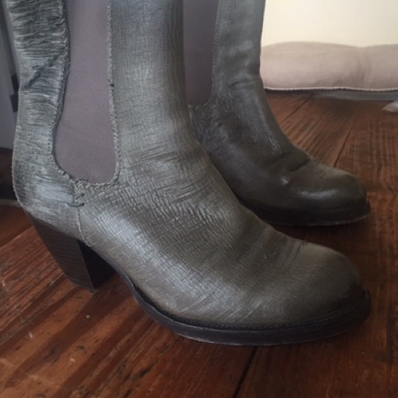Designer Dutch Booties - Picture 2 of 4