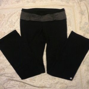 Lululemon size 10 straight leg grey/blackyoga pant