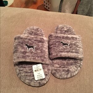 Victoria's Secret slippers size small (7 ish) NWT