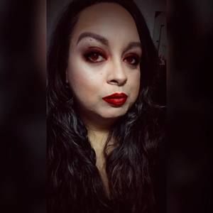 Meet your Posher, Yvette