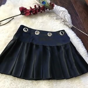 Perry White Skirt 🔹