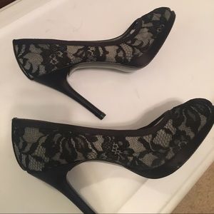 Stuart Weitzman Black Lace Heel Pumps sz 6.5