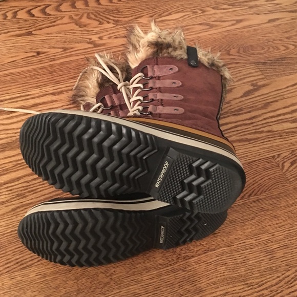 SOLD!!!!Sorel Joan of Arctic Boots - Picture 3 of 4