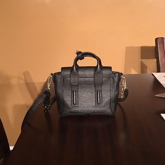 Black handbag - Picture 2 of 3