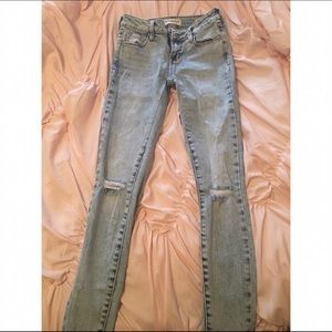 Bull Head Mid-Rise Skinny Jean