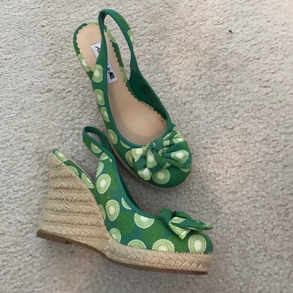 Summer wedges
