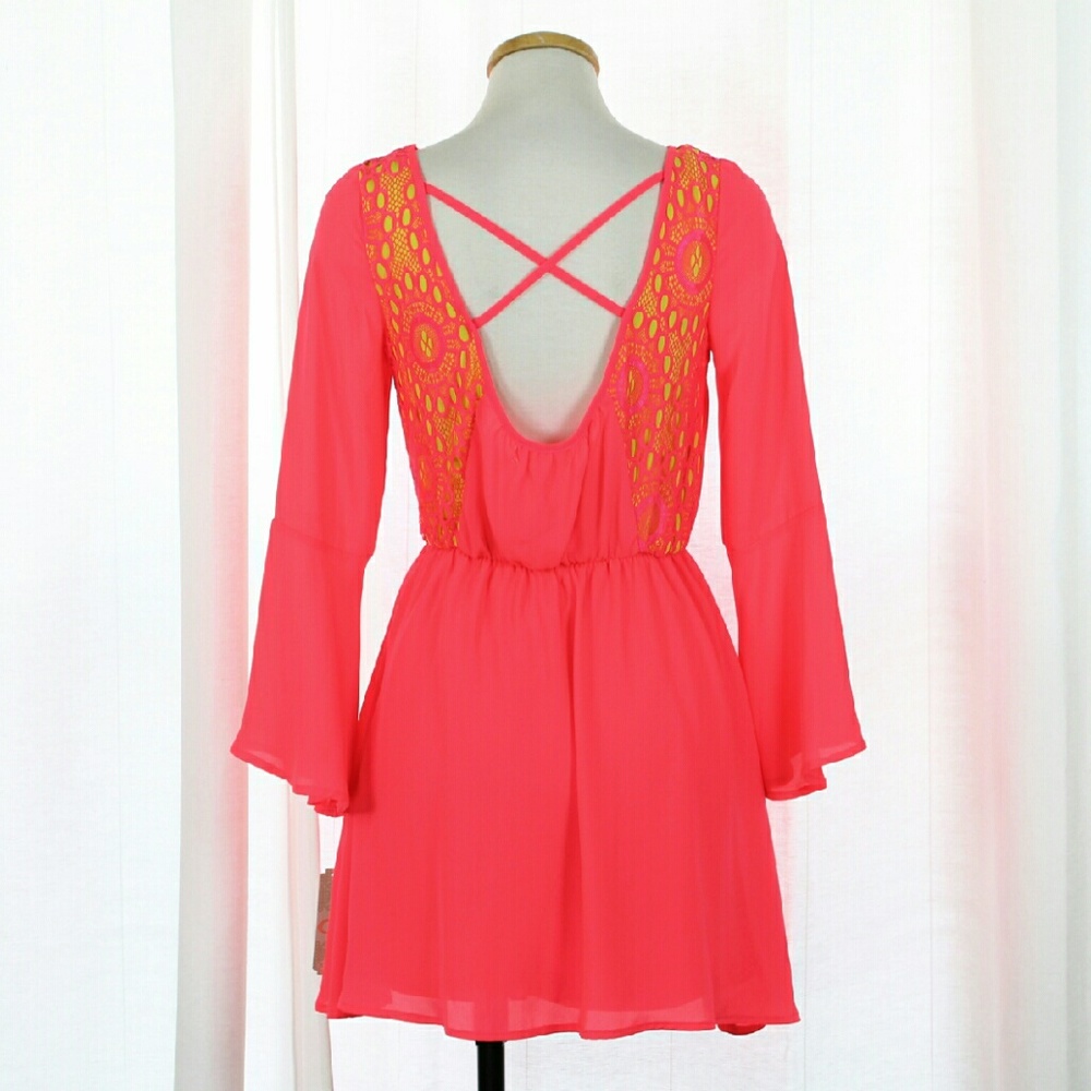 NWT Gianni Bini Embroidered Mini Dress - Picture 2 of 4