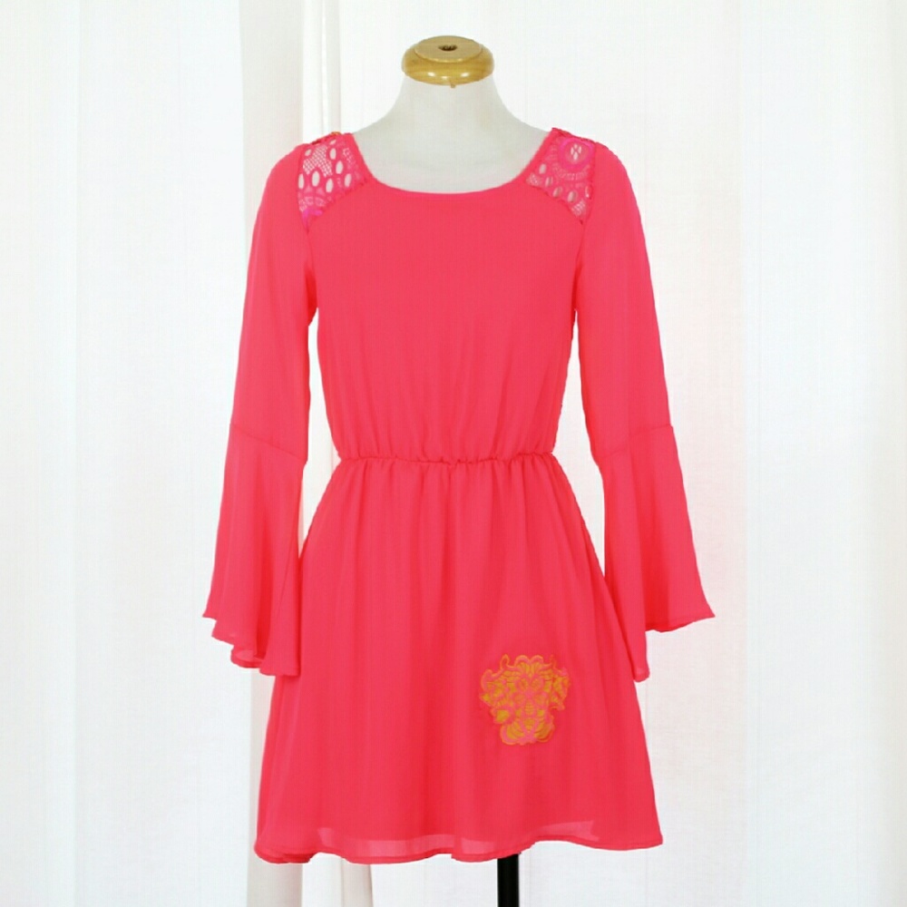 NWT Gianni Bini Embroidered Mini Dress
