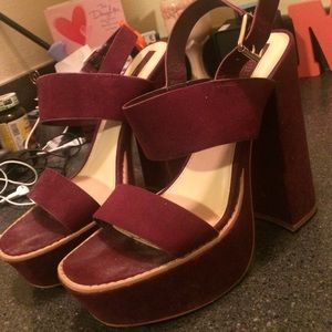 Size 10 violet velvet forever 21 heels