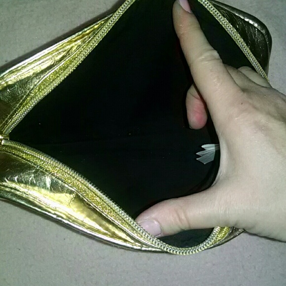 AUTHENTIC Disney Make-up Bag - Picture 2 of 4