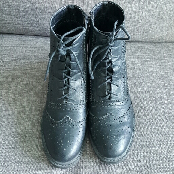 Black Fem Side Zip Boot