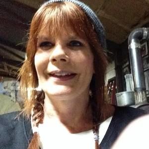 Meet your Posher, Cynthia