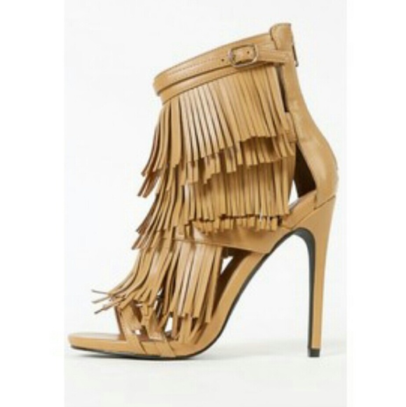 {H.P.} NWOB Privileged Melko Fringed heel