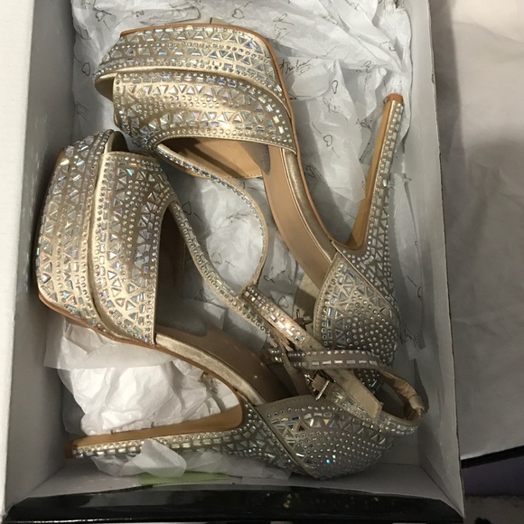 THALIA SODI HEELS WORN ONCE !!! - Picture 1 of 4