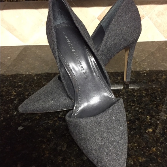 ❤️️lowered price❤️️Banana Republic Heels
