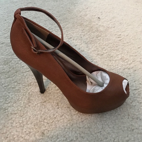 Dark brown Guess platform pumps w ankle strap