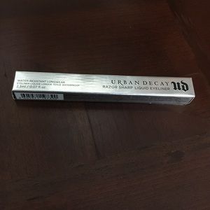 Urban decay razor sharp liquid eyeliner