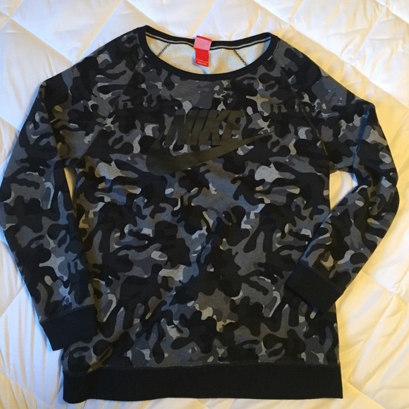 Nike Camo Sweatshirt