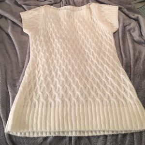 Really cute sweater, great for layering