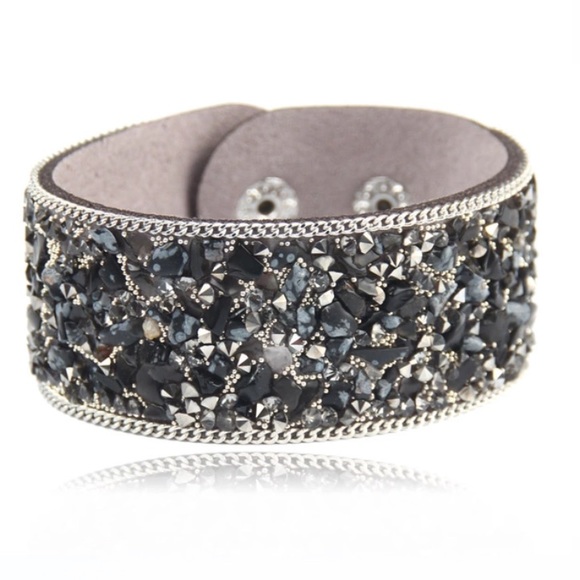 Beautiful grey stone cuff bracelet - Picture 1 of 1