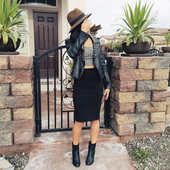 Meet your Posher, Nicole - Picture 1 of 1