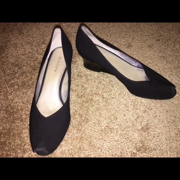 Peep toe wedge