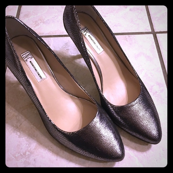 Classy Heels size 8 silver