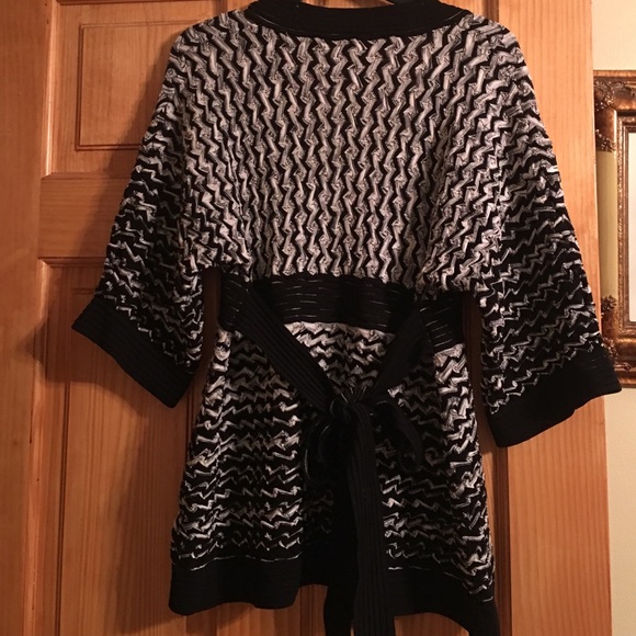 GORGEOUS Adrienne Vittadini sweater size large - Picture 2 of 4