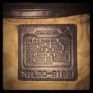 COACH BLACK LEATHER MEDIUM CROSSBODY