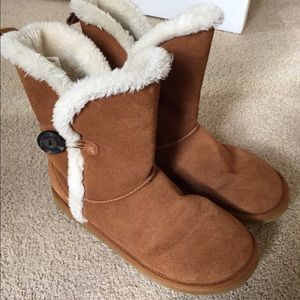 American Eagle Outfitters Cozy Boots