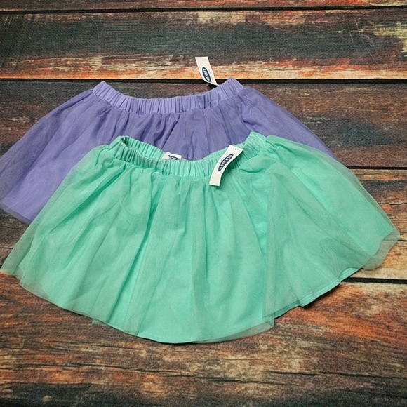 Two little girls 5t tulle skirts new with tags