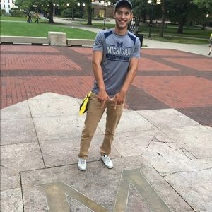 Meet your Posher, Cameron