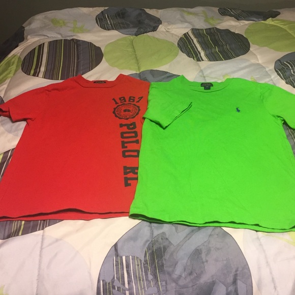 2 polo short sleeved t-shirts