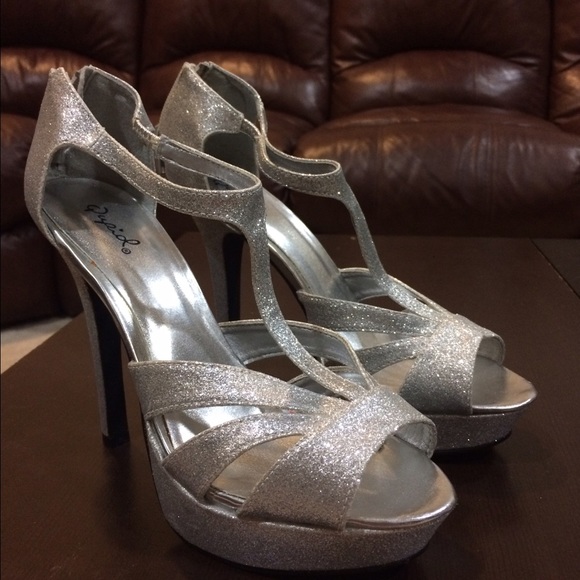 Silver glitter shoes size 8