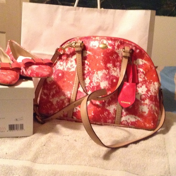 Adorable Coach Cora domed purse