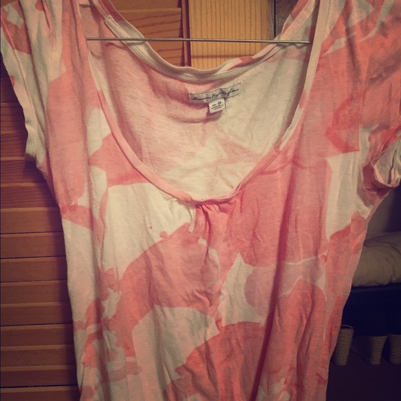 American eagle light top.