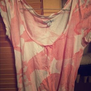 American eagle light top.