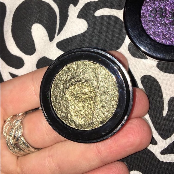 Stila metallic black gold eye liner!