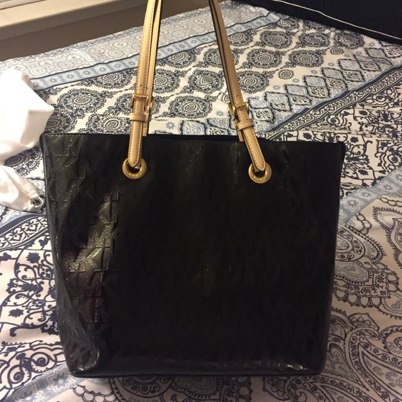 Michael Kors Handbags - Black Michael Kors tote purse