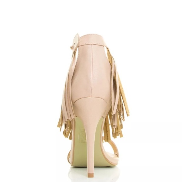 HP🎉3/15/17 👠Stiletto fringe sandals - Picture 3 of 4